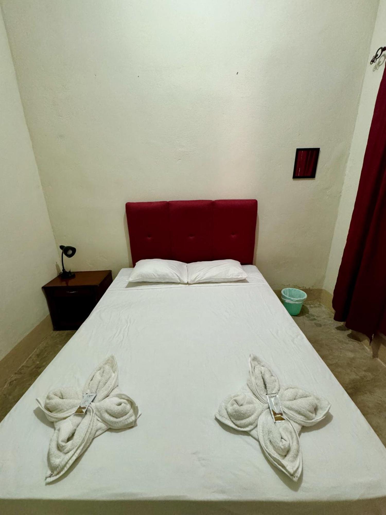 Hostal Los Girasoles By Hostal Inn 플로레스 외부 사진